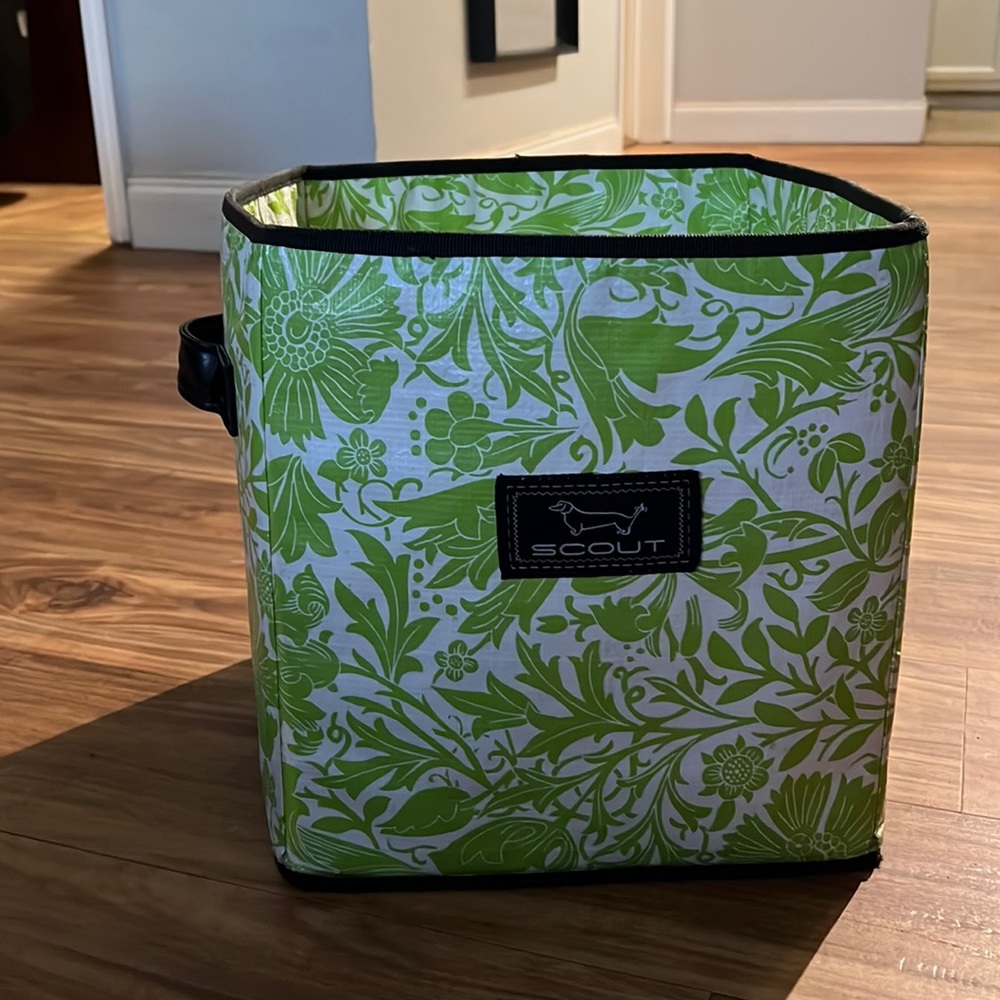 Scout foldable box
